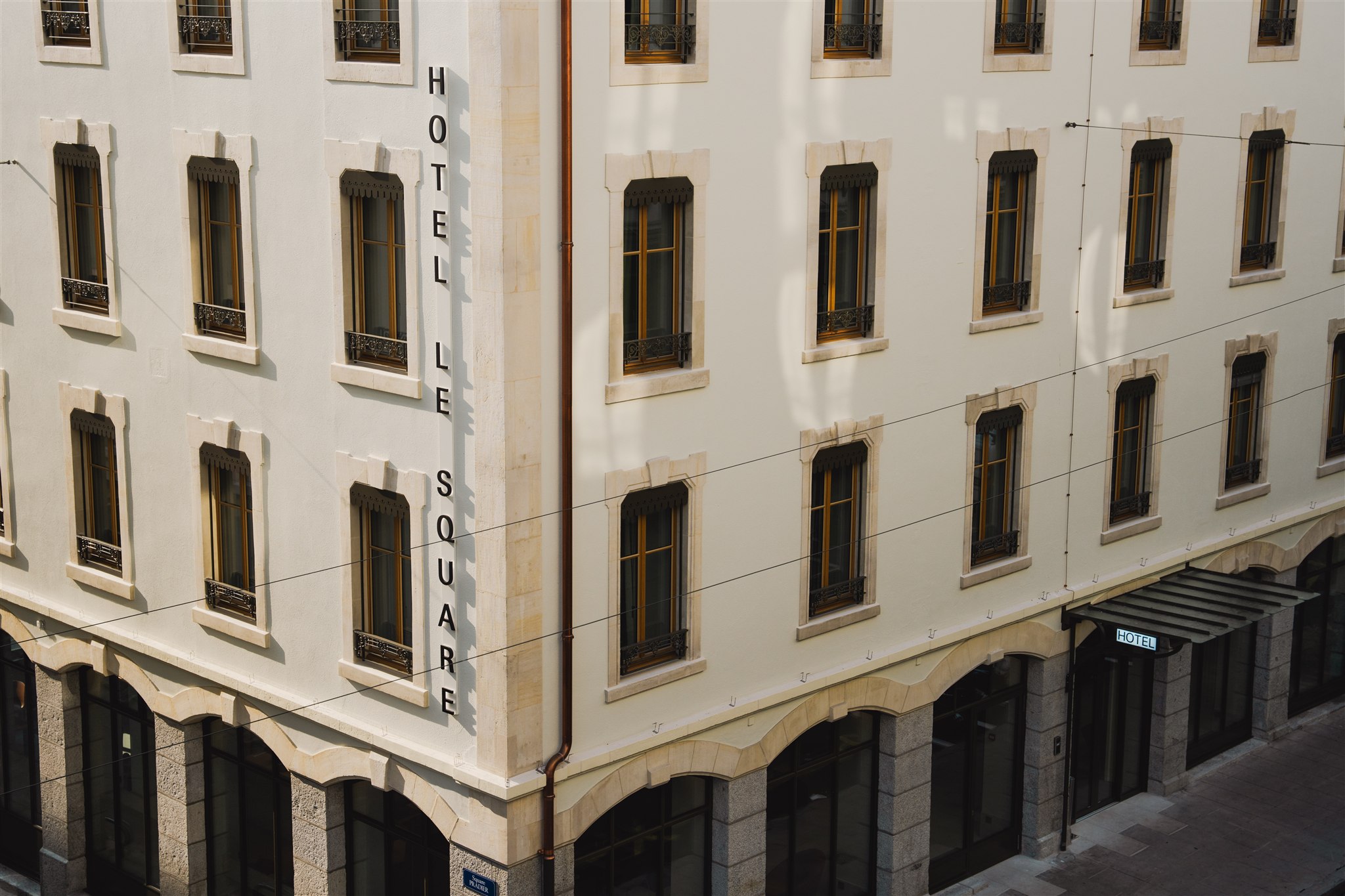 Fassbind Hotel - Le Square - Batiment